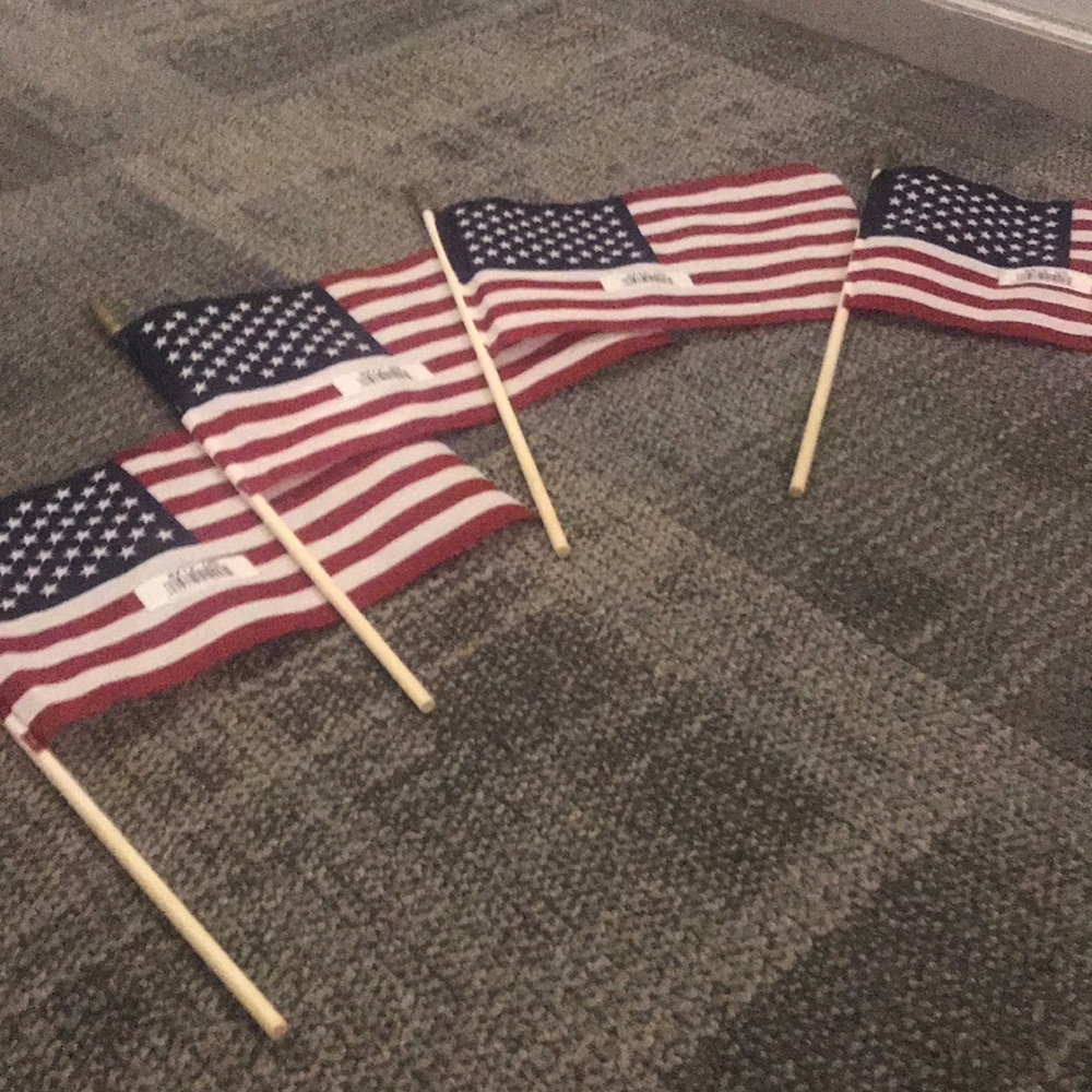 ‘Merica hand flags